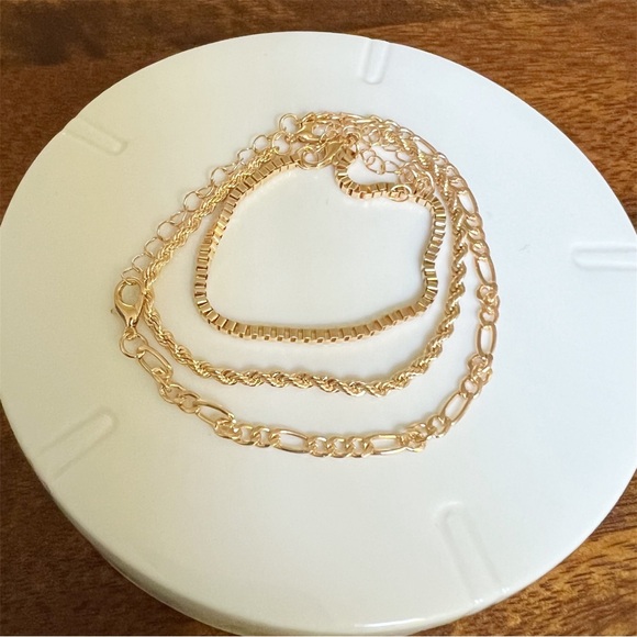 Gold tone Bracelets Layering Set of 3 NWT Curb Rope Twist and Box Chain - Picture 3 of 3